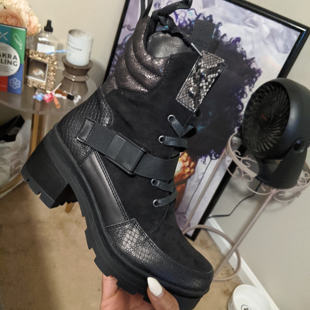 Combat boots